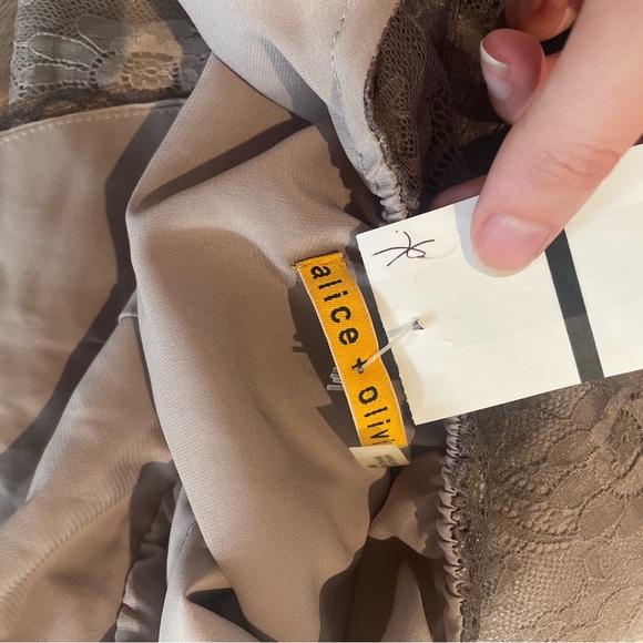 COPY - Alice + Olive Lace Dress - Picture 5 of 7